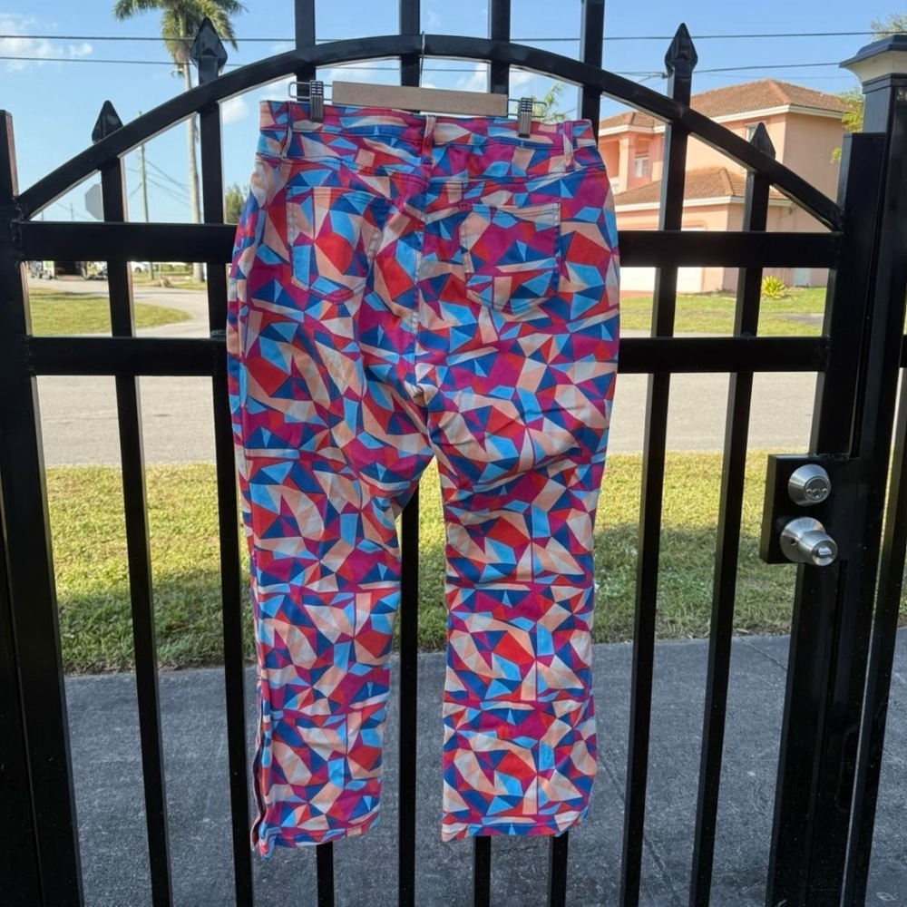 Colorful Geometric Pattern Pants - Picture 4 of 8